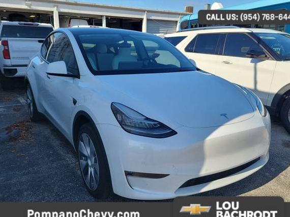 TESLA MODEL Y 2022 7SAYGAEE2NF339623 image